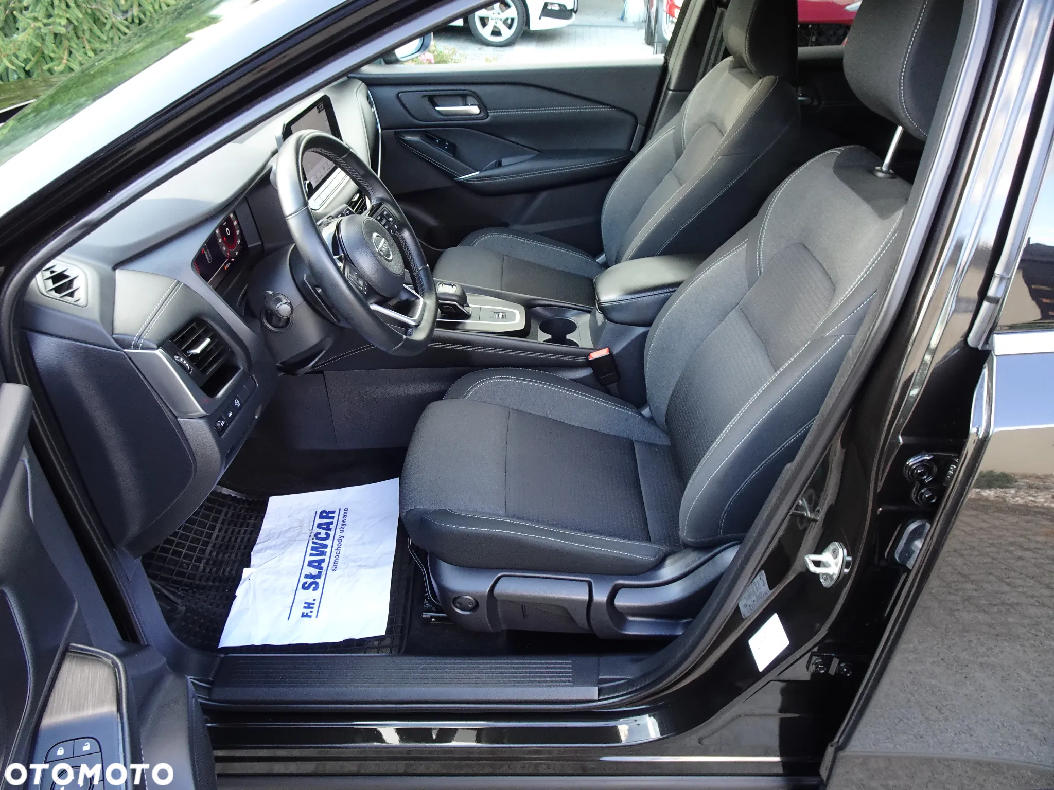 Nissan Qashqai 1.3 DIG-T N-Connecta DCT - 19