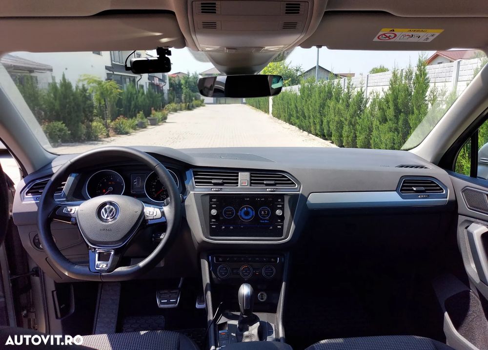 Volkswagen Tiguan - 12
