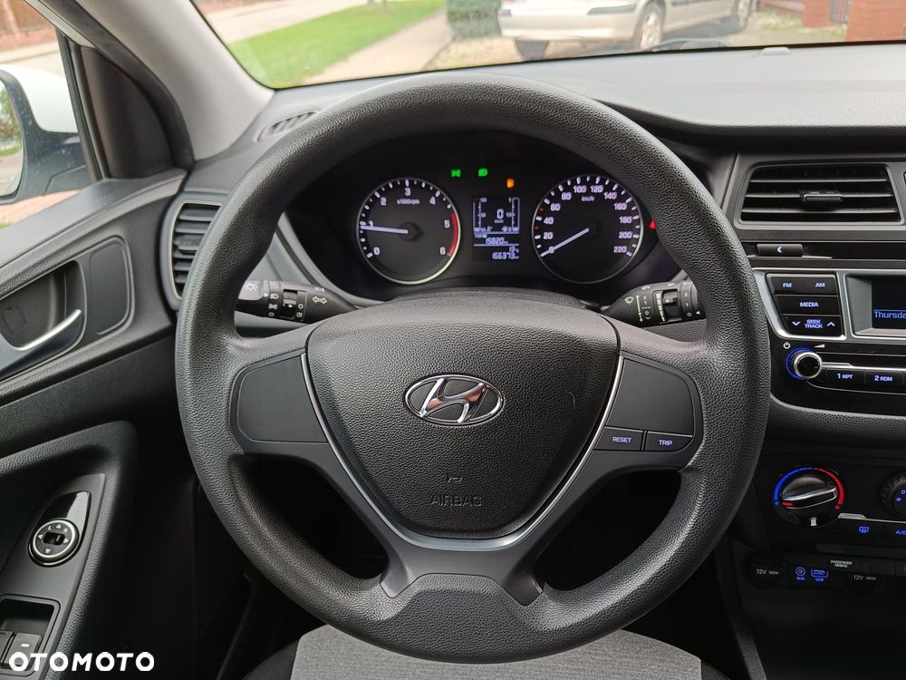 Hyundai i20 1.1 CRDi Comfort - 32