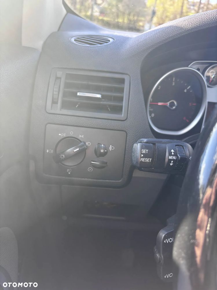 Ford Kuga 2.0 TDCi Titanium FWD - 23