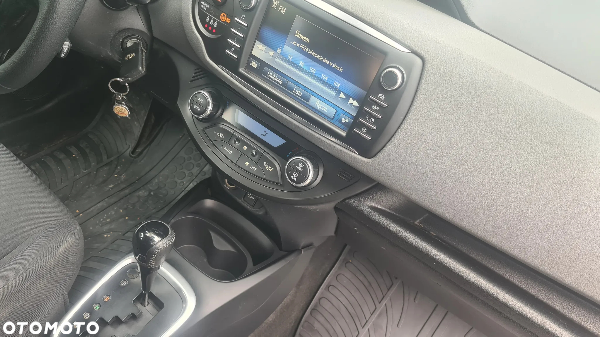 Toyota Yaris Hybrid 100 Dynamic - 6