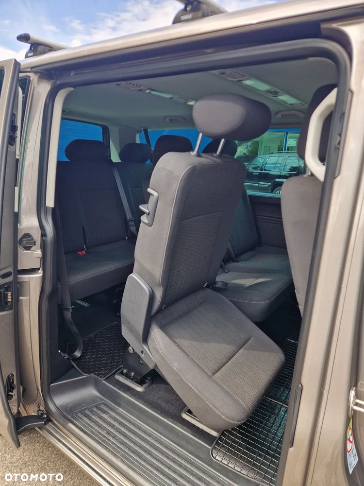 Volkswagen Caravelle - 6