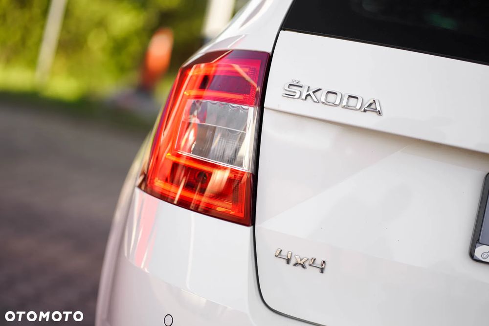 Skoda Octavia 2.0 TDI 4x4 RS DSG - 10