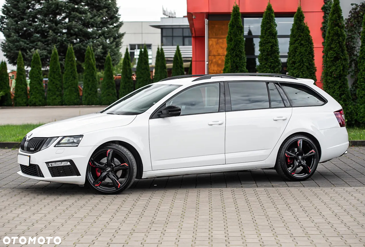 Skoda Octavia Combi 2.0 TDI DSG RS - 7