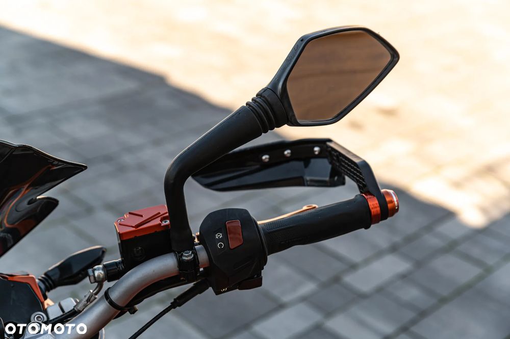 KTM Duke 125 - 23