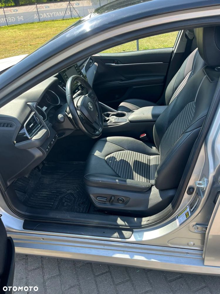 Toyota Camry - 9