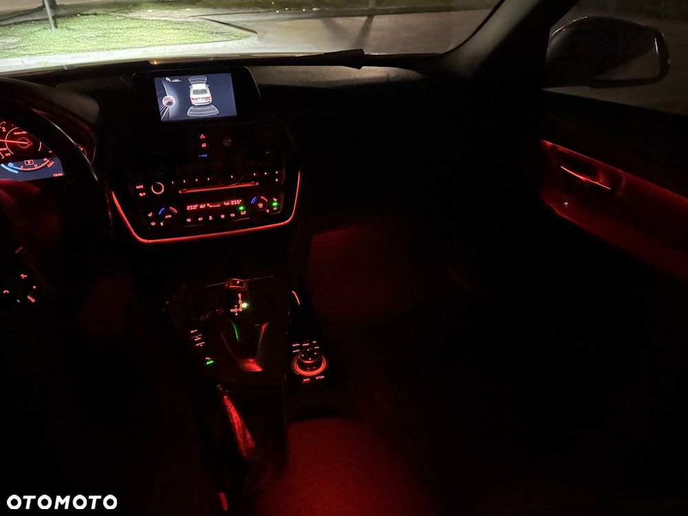 BMW Seria 3 318i Sport Line - 9