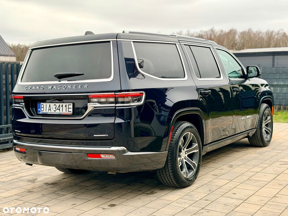 Jeep Grand Wagoneer - 10