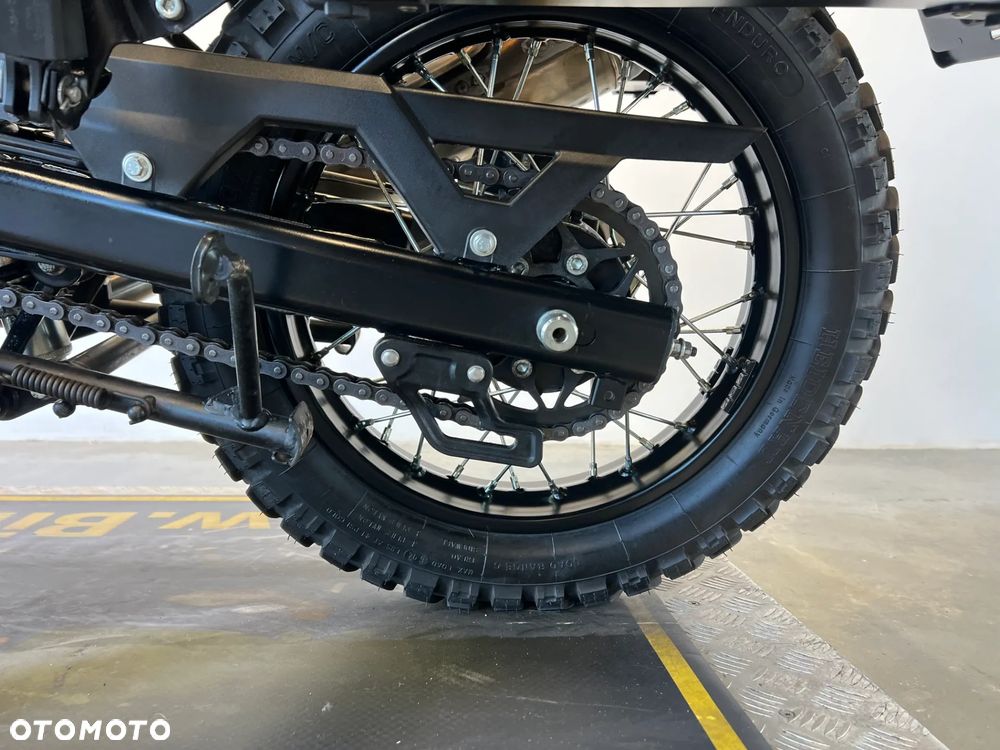 Royal Enfield Himalayan - 16