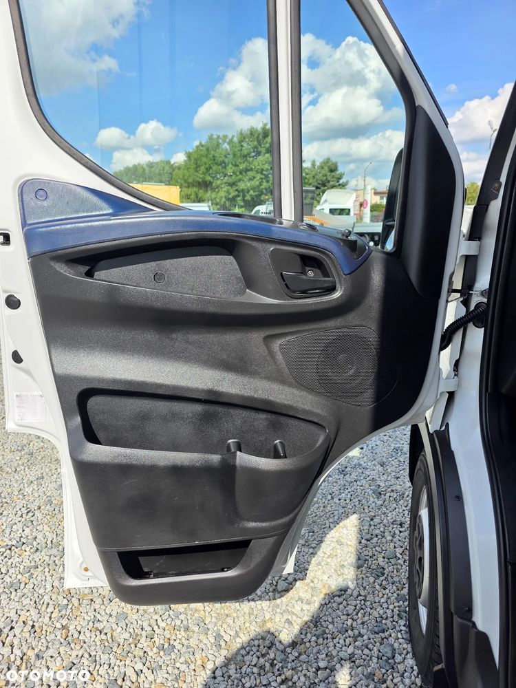 Iveco IVECO 35S18 3.0 HPI 180 KONNA KONTENER 4.2 M KLIMA HIMATIC 8 BIEGÓW WEBASTO DO 3.5 T - 15