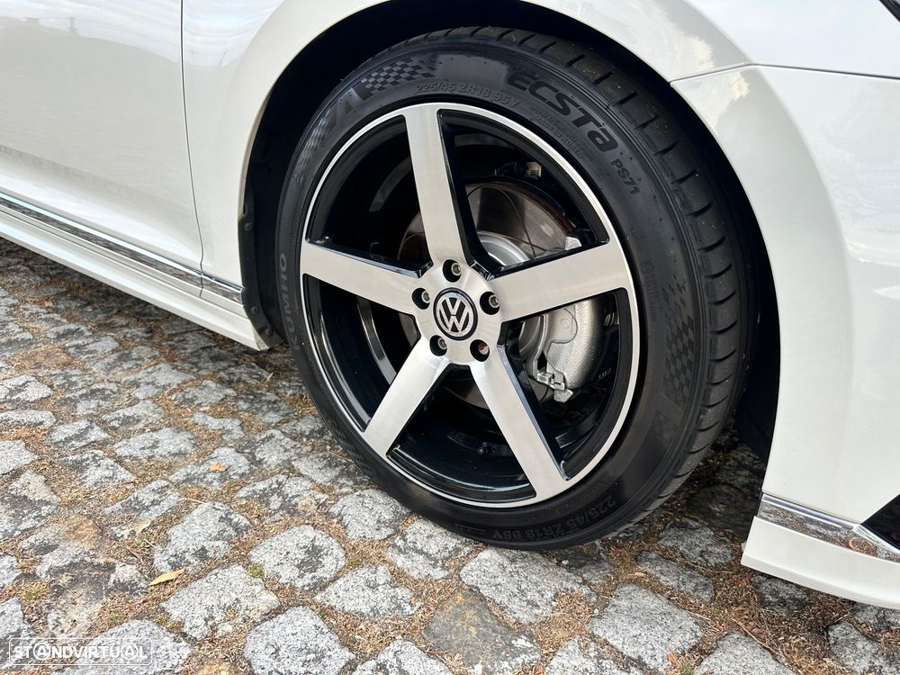 VW Passat Variant 2.0 TDI R-Line - 17