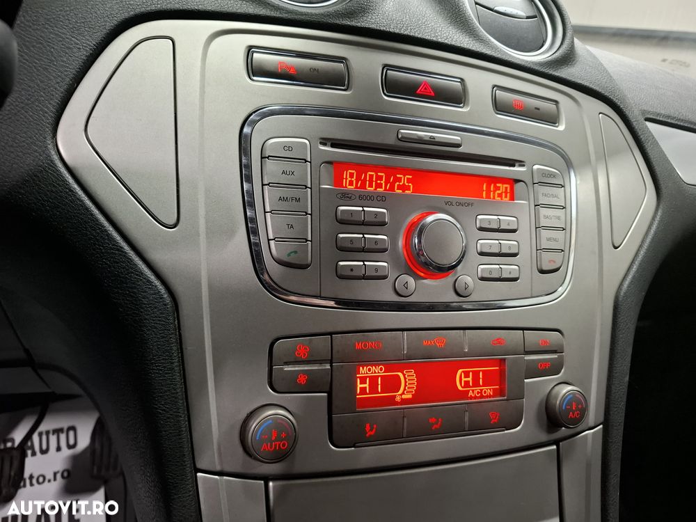 Ford Mondeo 2.0 TDCi Ghia - 10