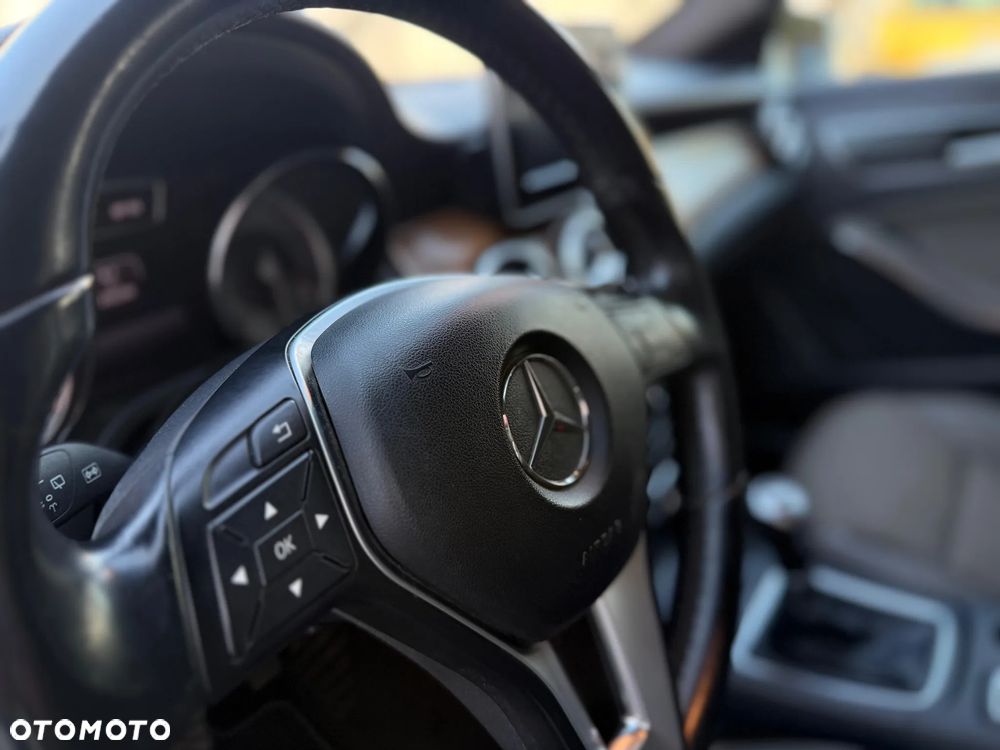 Mercedes-Benz GLA 200 (CDI) d - 9