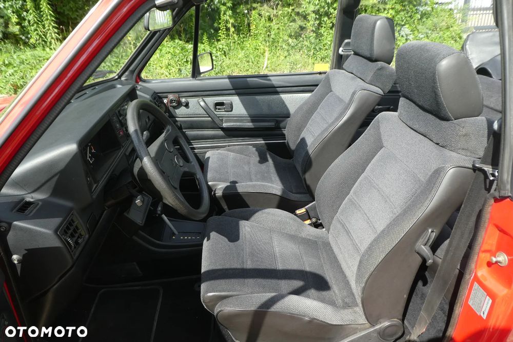 Volkswagen Golf 1.6 Base / C - 25