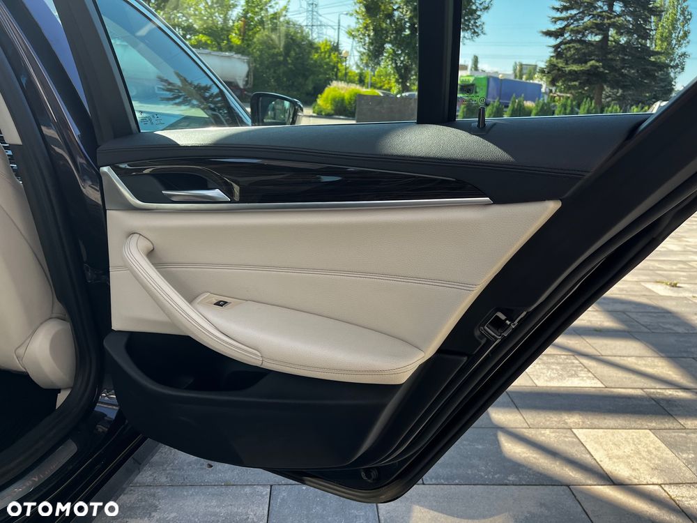 BMW Seria 5 - 36