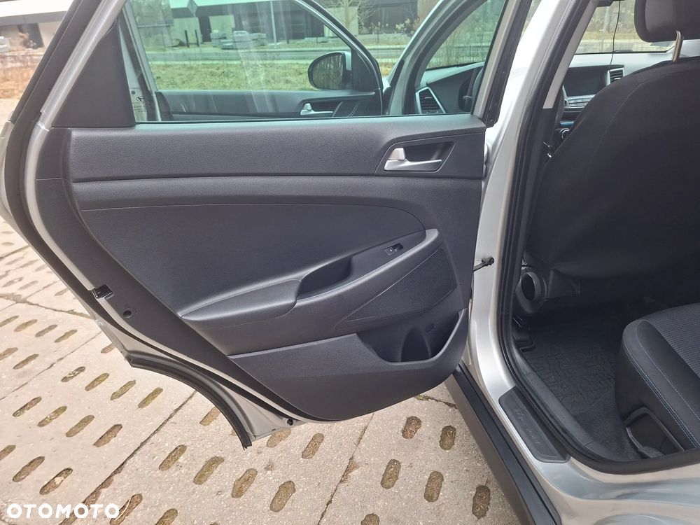 Hyundai Tucson 1.6 GDI BlueDrive Comfort 2WD - 21