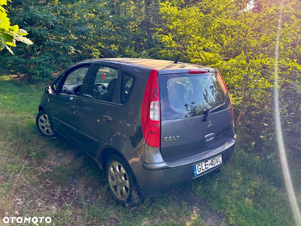 Mitsubishi Colt - 4
