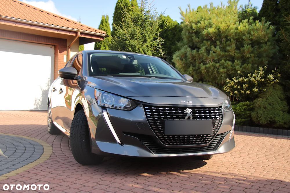 Peugeot 208 - 1