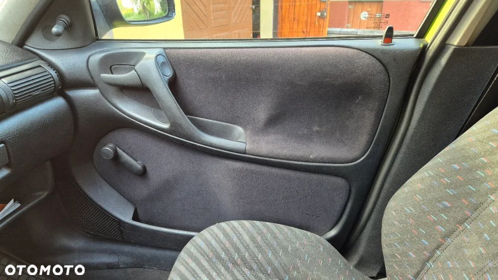 Opel Astra 1.6 - 8