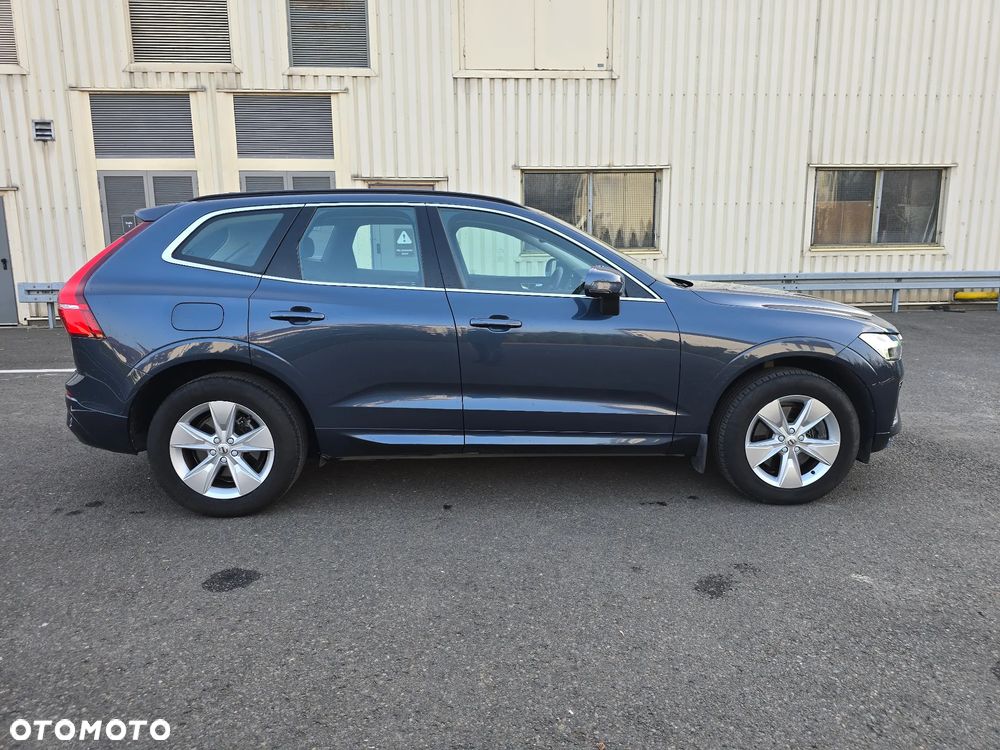 Volvo XC 60 B5 B AWD Momentum Pro - 3