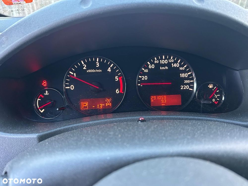 Nissan Navara 3.0 D V6 - 21