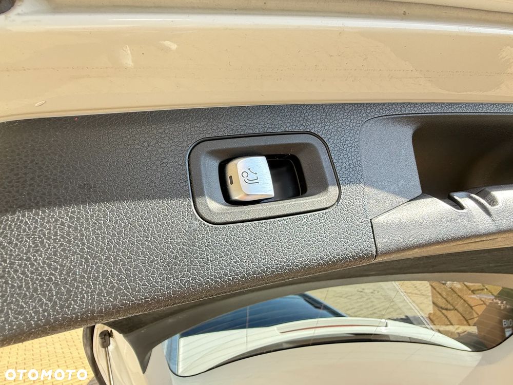 Mercedes-Benz Klasa E 220 d 4-Matic All-Terrain - 9