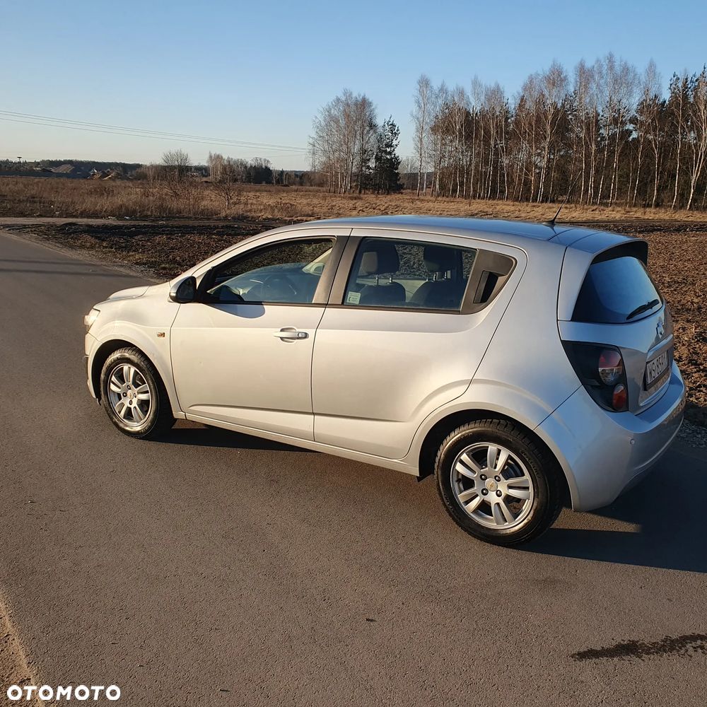 Chevrolet Aveo 1.4 16V LS Design+ - 6