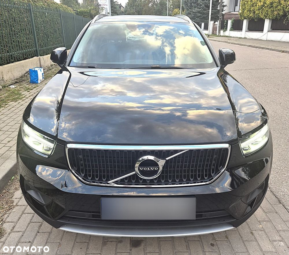 Volvo XC 40 T3 Momentum Pro - 2