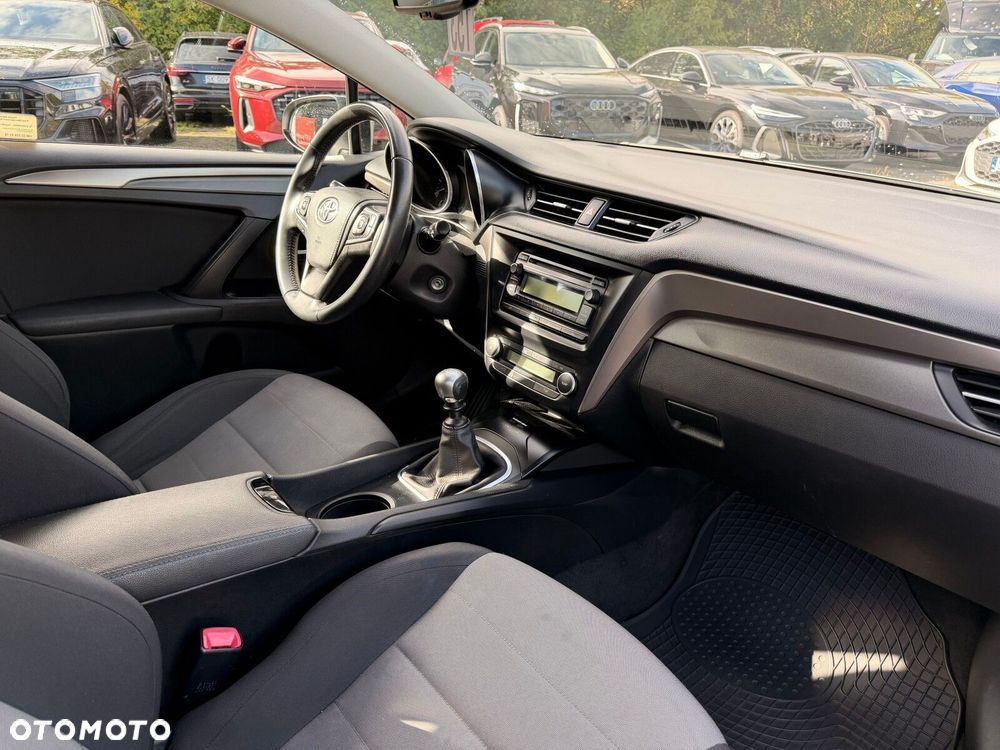 Toyota Avensis 1.6 D-4D Active - 10