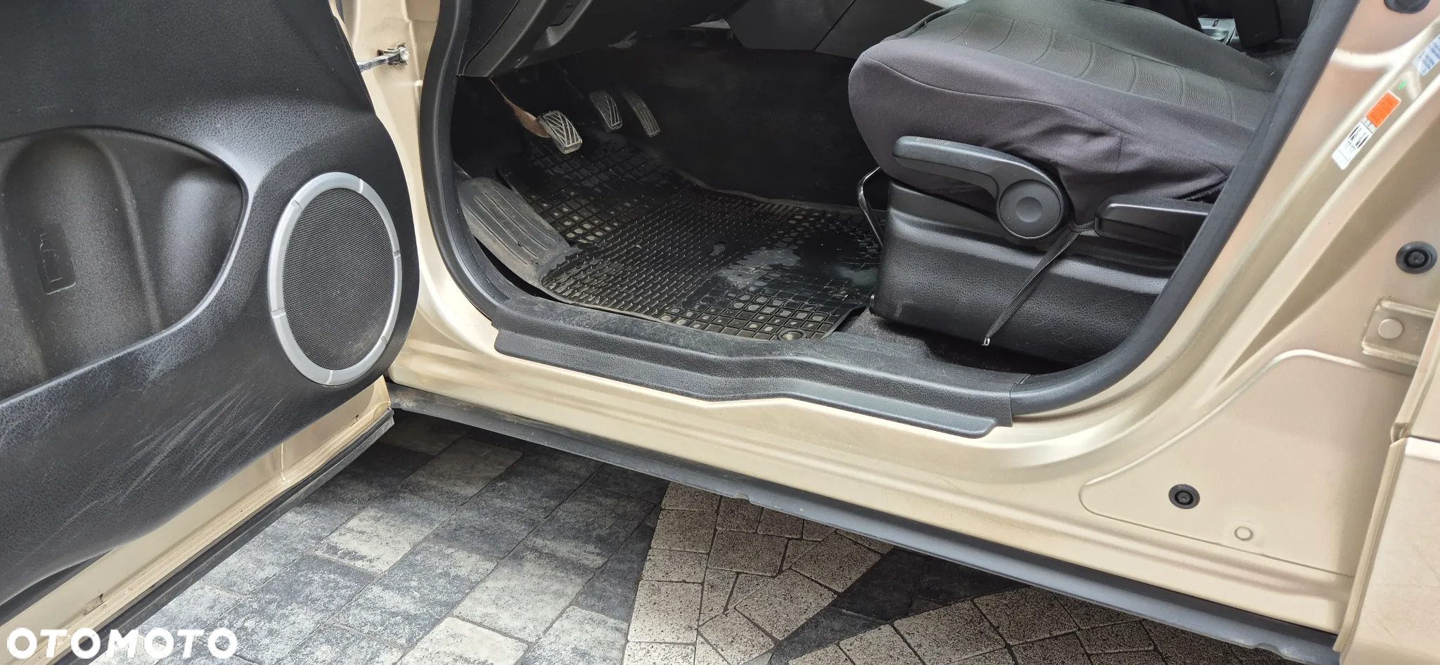 Suzuki Grand Vitara 2.0 - 23