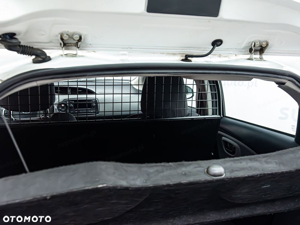 Toyota Yaris Active 1.5 111KM - 12