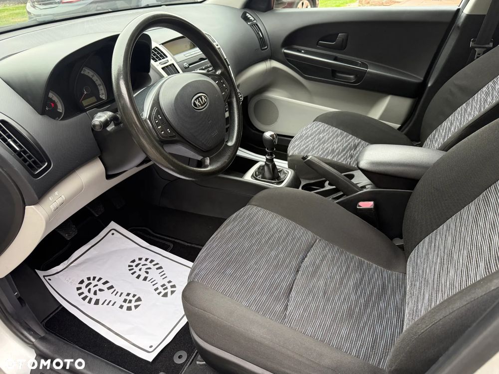 Kia Ceed 1.6 Comfort - 16