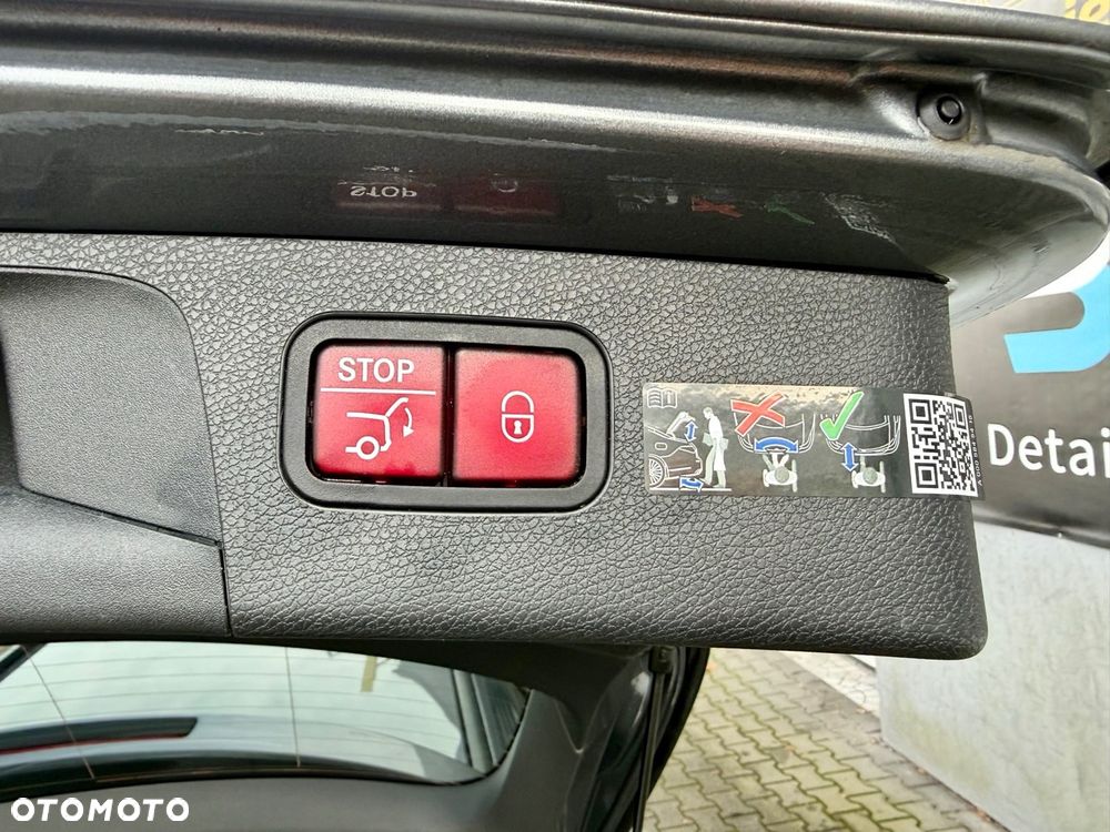 Mercedes-Benz Klasa E 220 d 4Matic 9G-TRONIC Exclusive - 34