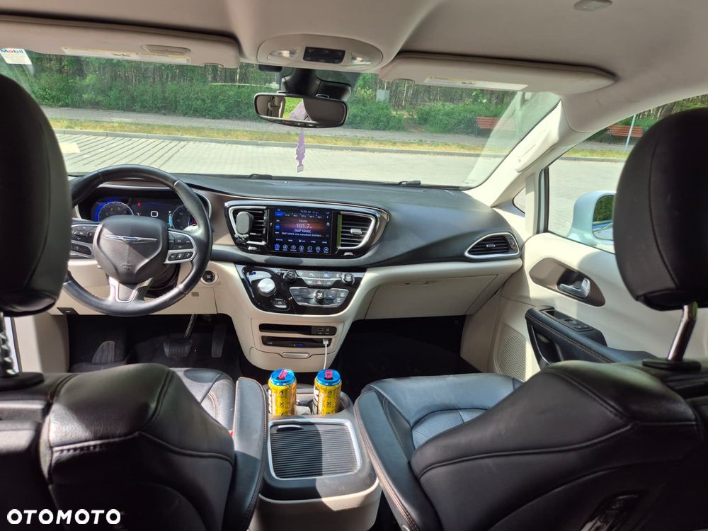 Chrysler Pacifica - 14