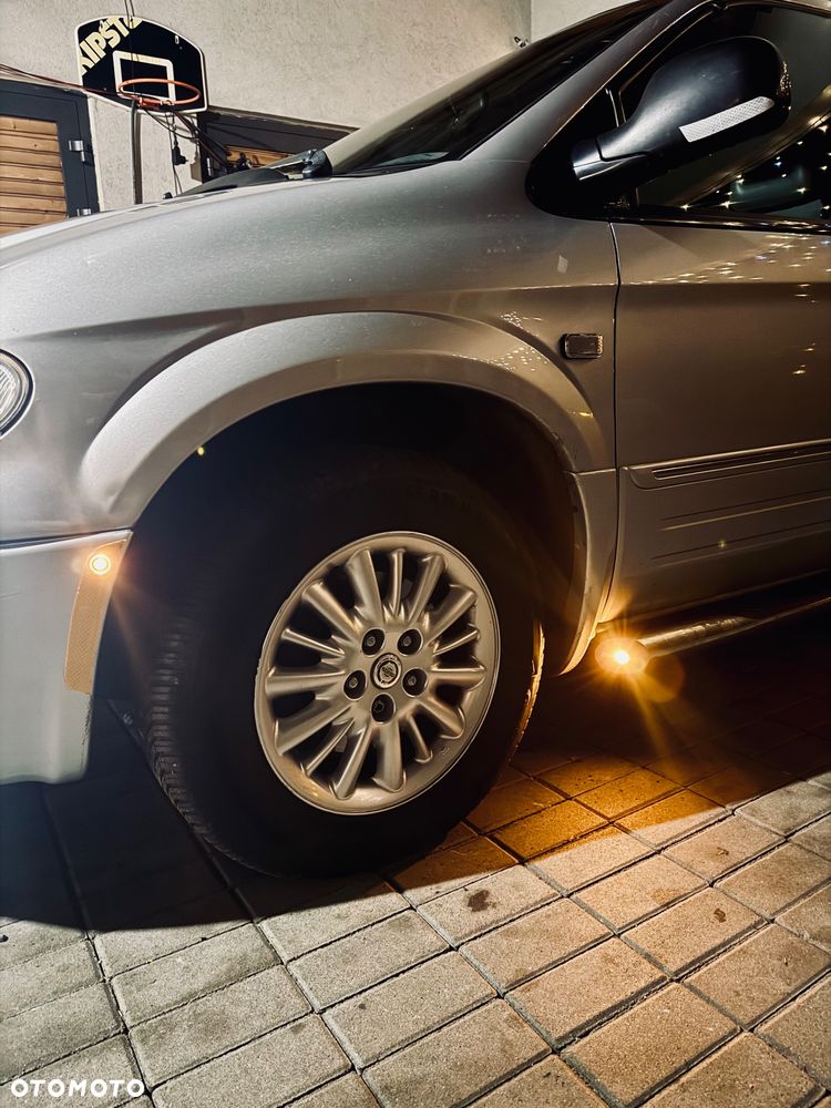 Chrysler Grand Voyager - 25