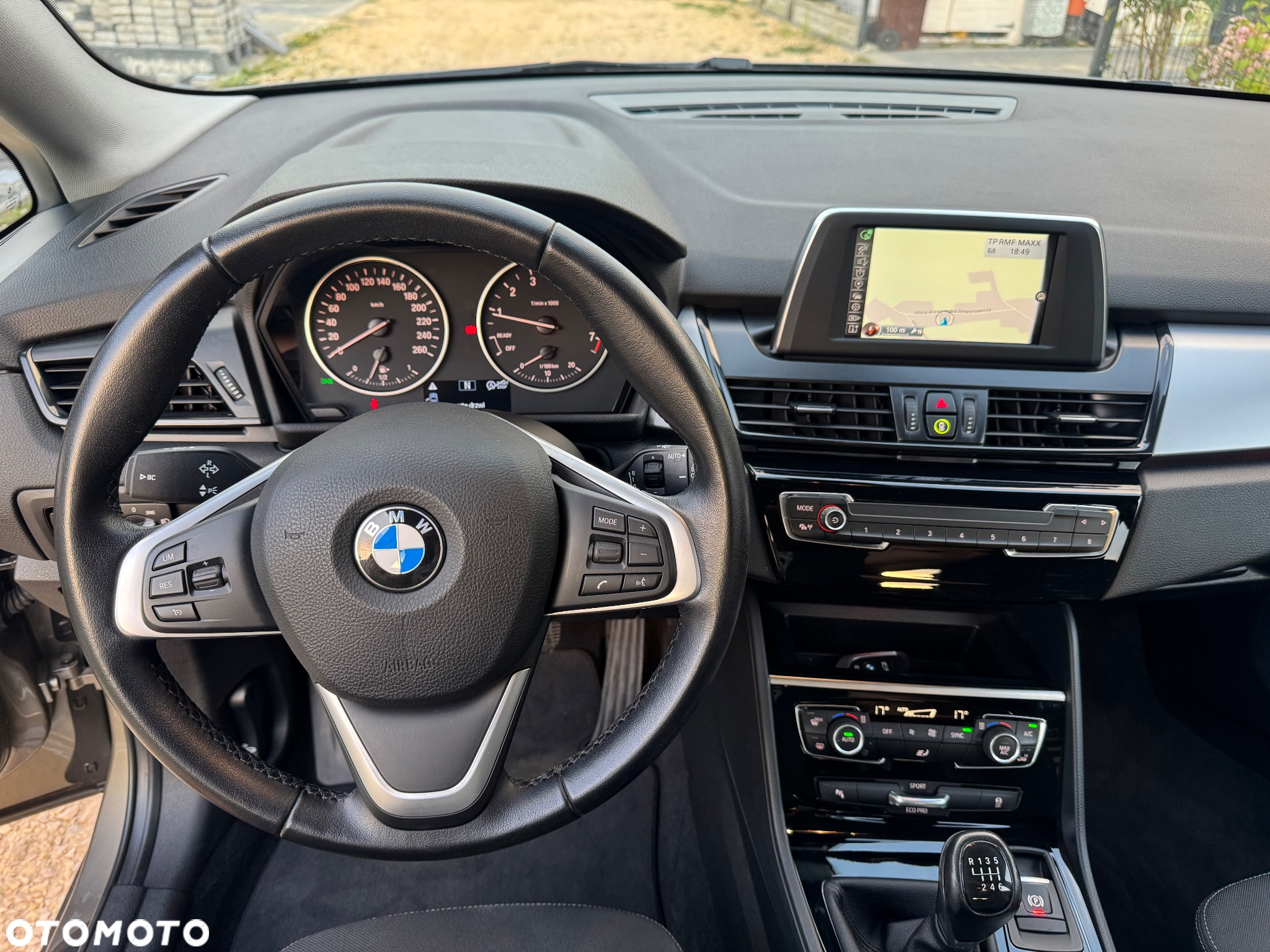 BMW Seria 2 220i Active Tourer Sport Line - 34