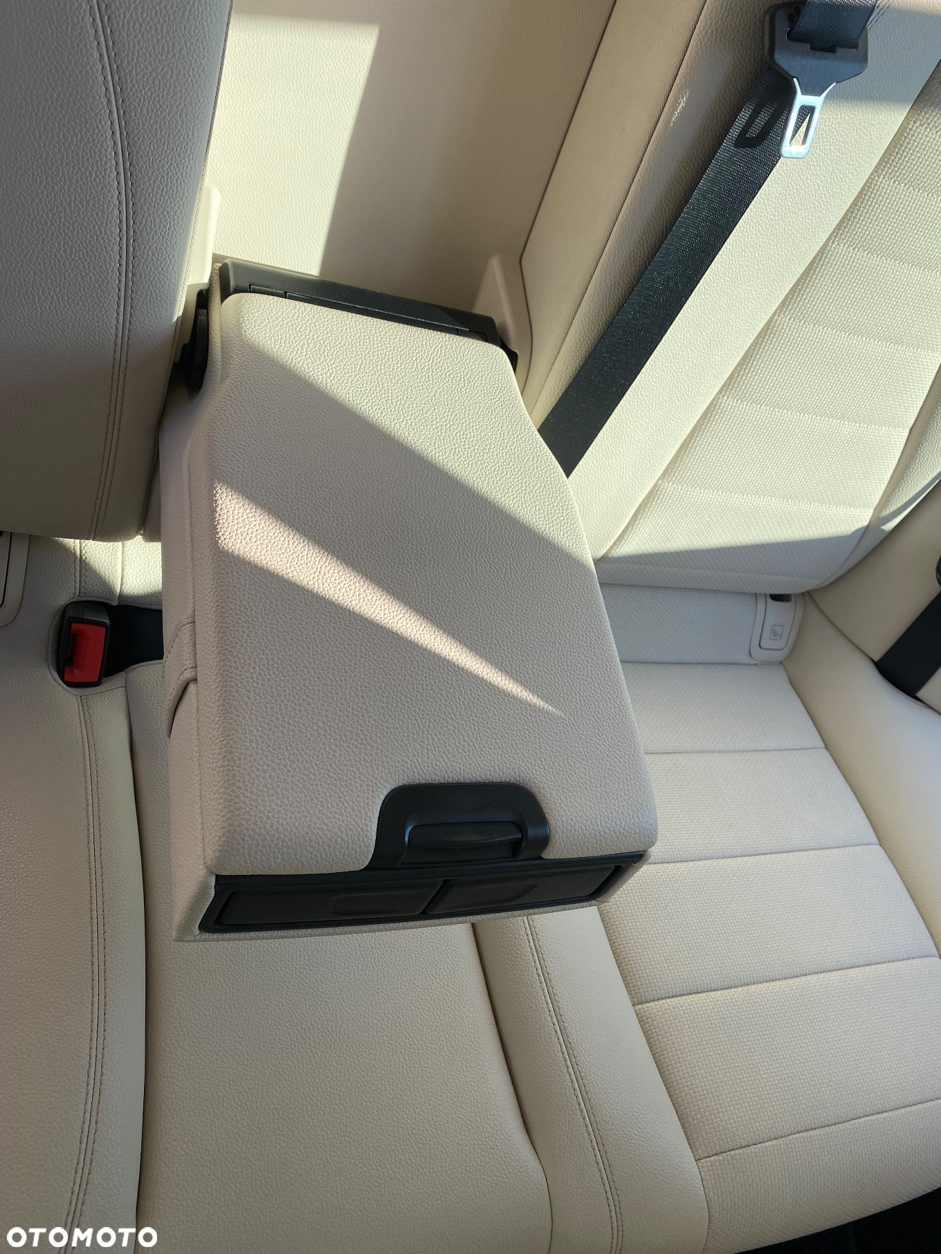 Mercedes-Benz Klasa E 220 d 9G-TRONIC - 8