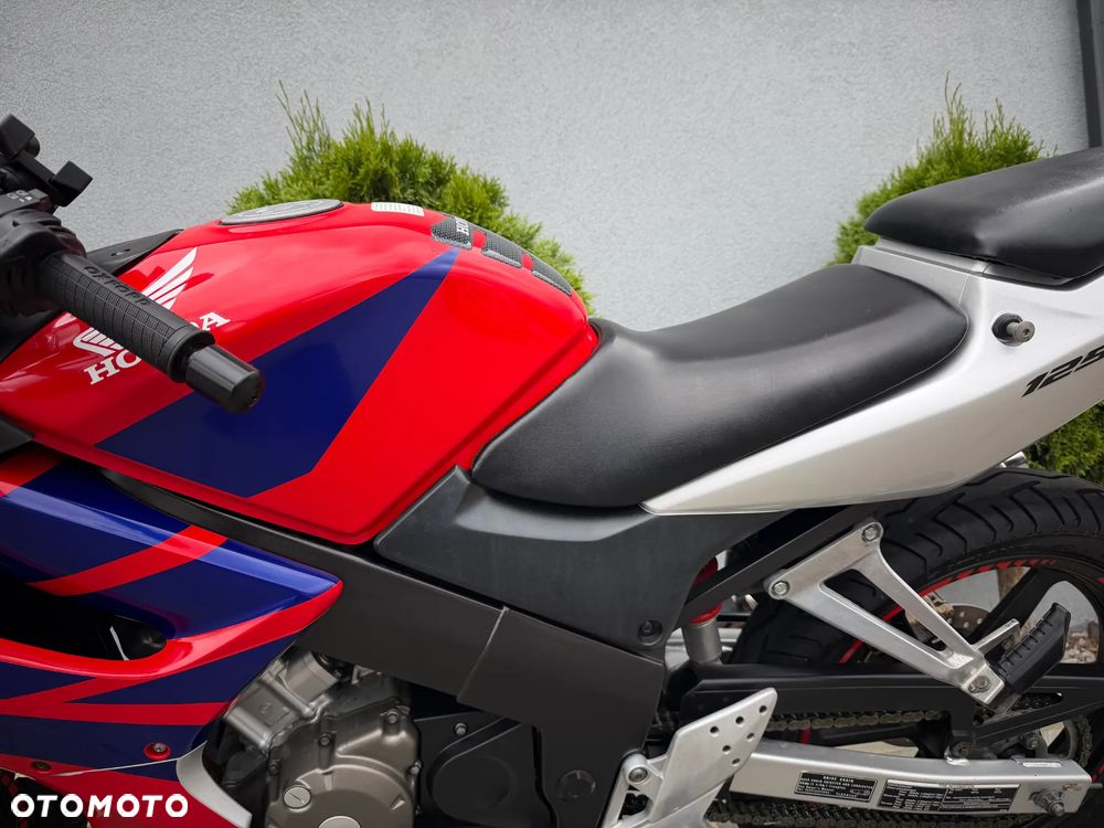 Honda CBR - 32