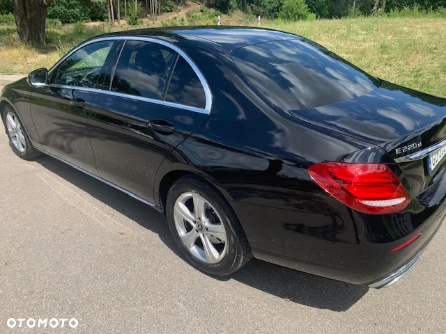 Mercedes-Benz Klasa E 220 d 4-Matic 9G-TRONIC - 4