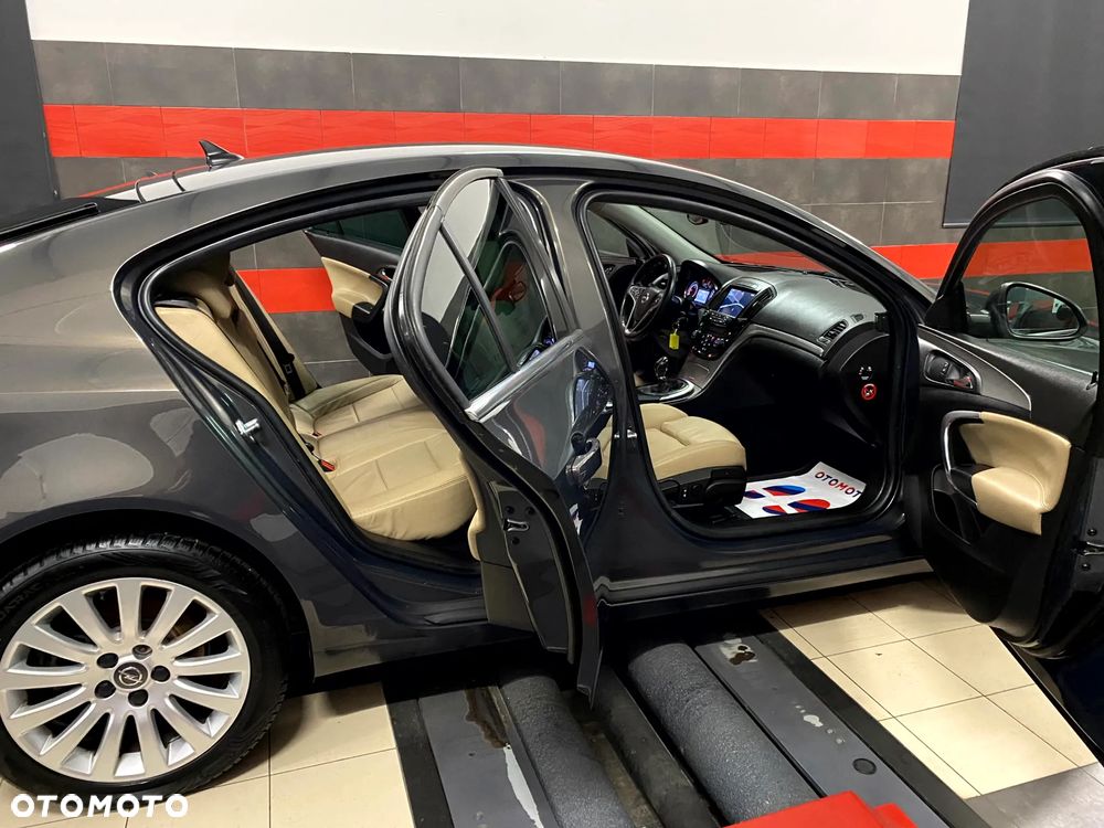 Opel Insignia 1.4 T Cosmo S&S - 23