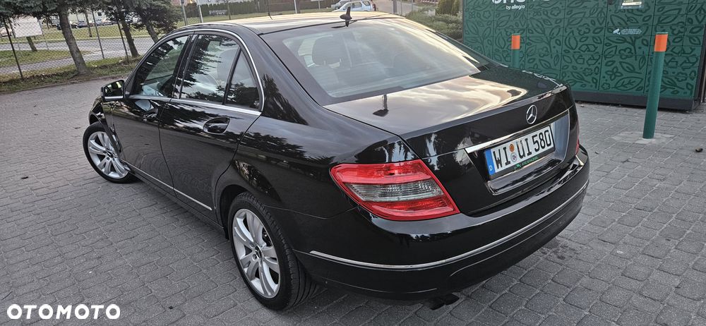 Mercedes-Benz Klasa C 180 BlueEFFICIENCY Avantgarde - 16