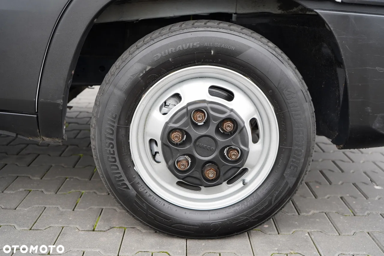 Iveco DAILY 35-140 / WYWROTKA TYLNOZSYPOWA / BLIŹNIAK / SKRZYNIA NARZĘDZIOWA / HAK / MANUAL / 3 OSOBOWY / SPROWADZONY / PO KONTRAKCIE SERWISOWYM - 22