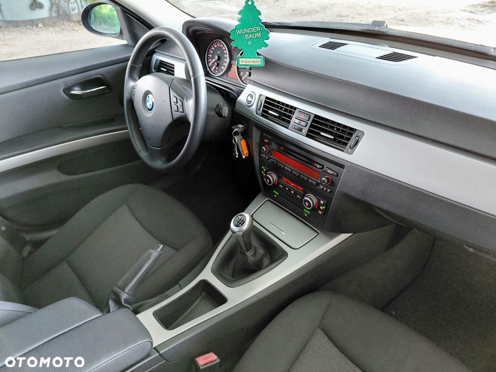 BMW Seria 3 - 16