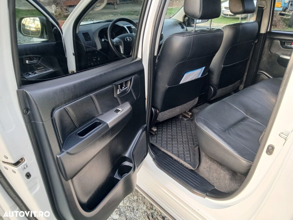 Toyota Hilux 4x4 Double Cab DPF Autm. Executive - 8