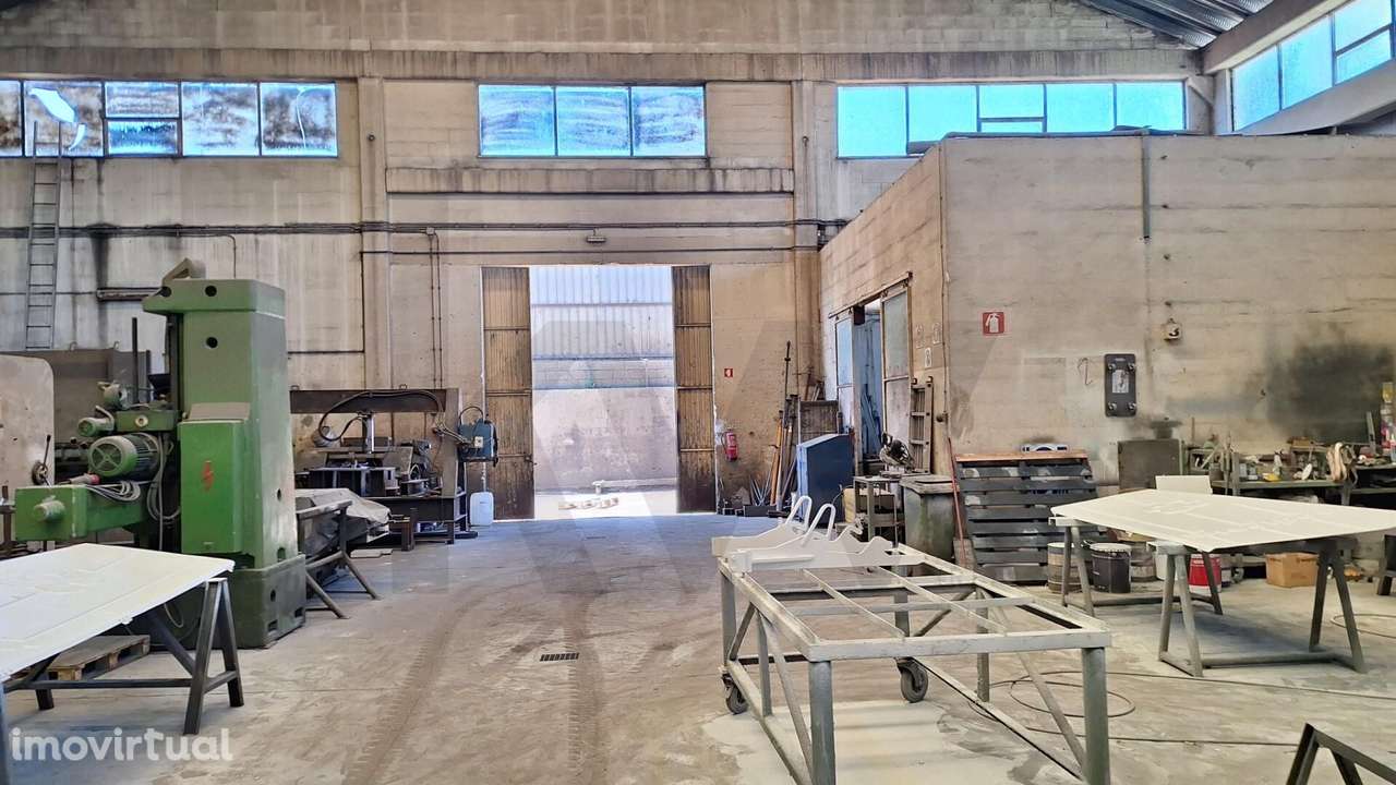 Unidade Industrial de Excelência: Armazém com Ponte Rolante + Lote de - Grande imagem: 2/20