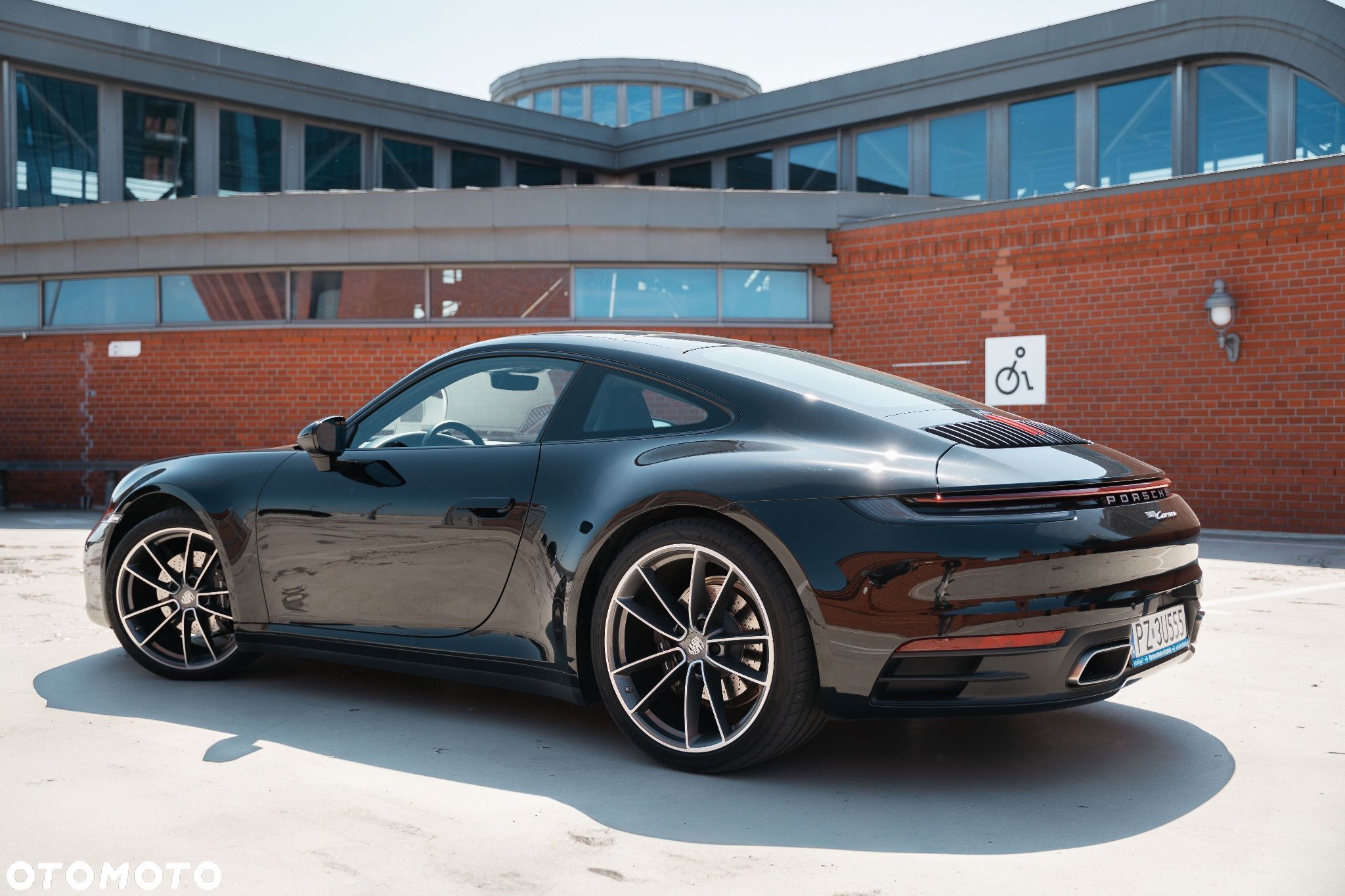 Porsche 911 Carrera - 1