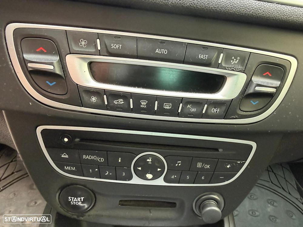 Renault Mégane 1.5 dCi Dynamique S - 9