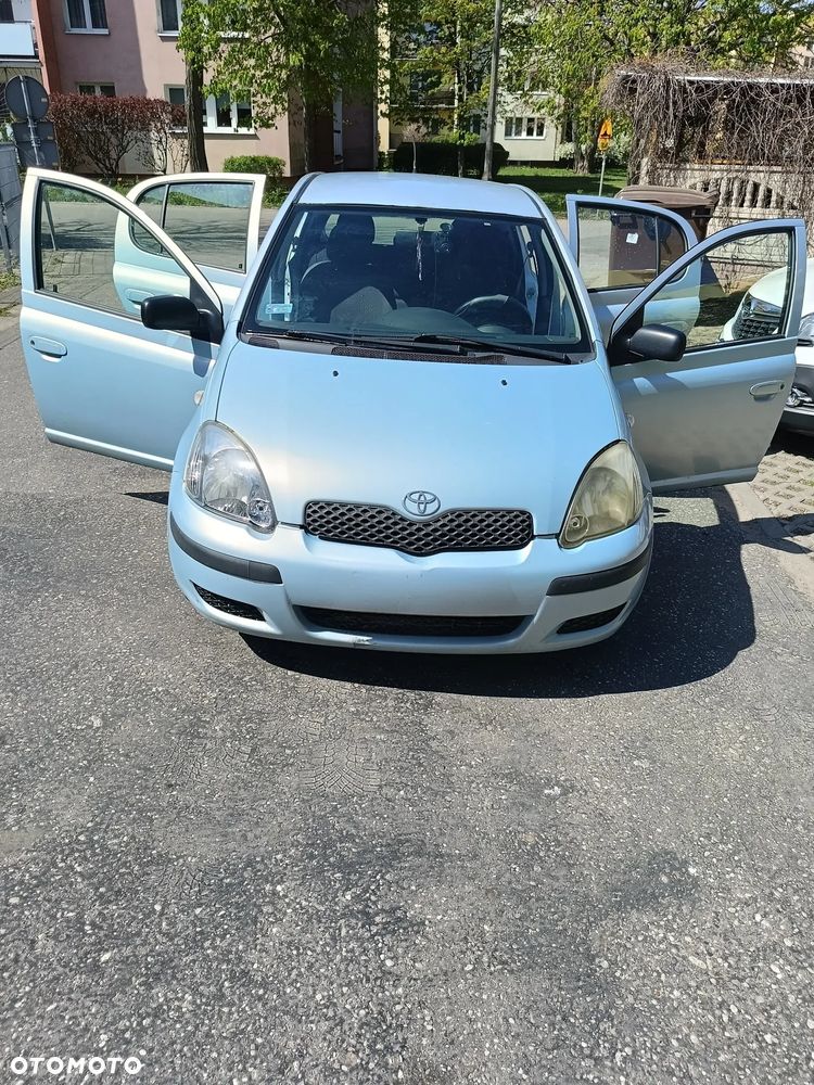 Toyota Yaris - 1