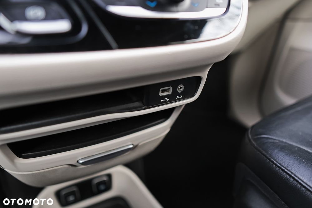 Chrysler Pacifica - 23