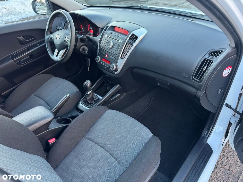 Kia Ceed 1.6 Crdi Comfort + - 5